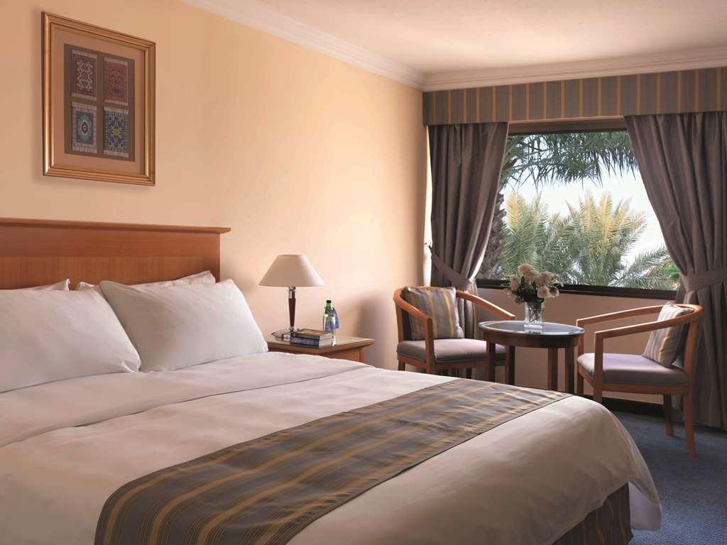 Radisson Blu Hotel, Yanbu Exterior photo