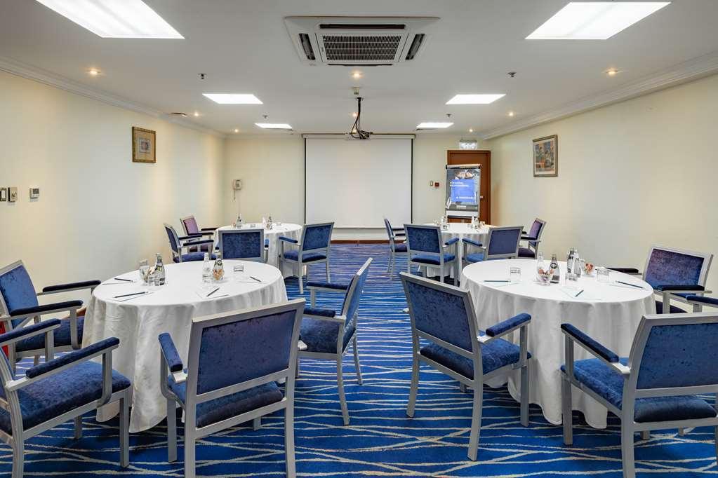 Radisson Blu Hotel, Yanbu Exterior photo
