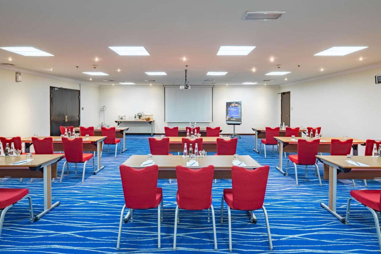 Radisson Blu Hotel, Yanbu Exterior photo