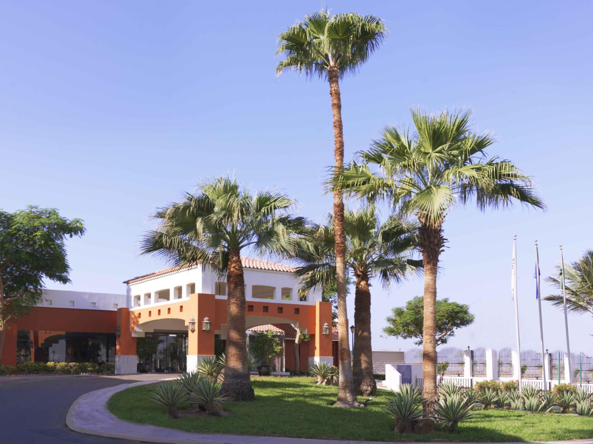 Radisson Blu Hotel, Yanbu Exterior photo